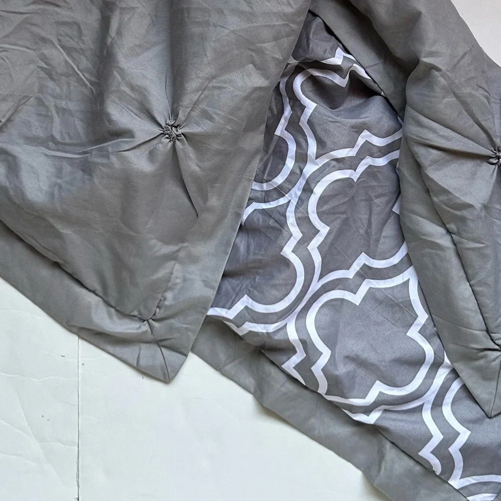 3/$20 1 Piece- UNIQUE HOME 100% MICROFIBER POLYESTER KING